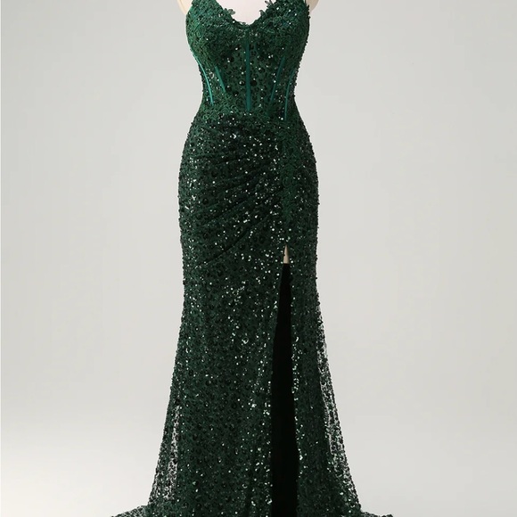 Zapaka Dresses & Skirts - Elegant Green Sequin Evening Gown Prom Dress